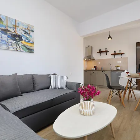 Apartment Tsoukalaria