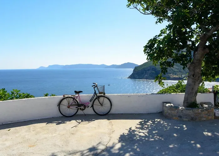 Tsoukalaria * Skopelos Town