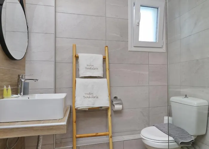 Tsoukalaria * Skopelos Town