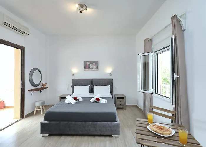 Tsoukalaria Skopelos Town